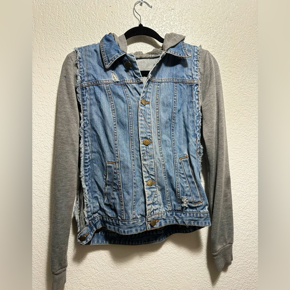 O'Neill vintage Blue Denim Jacket with Gray Sleeves - Picture 4 of 7